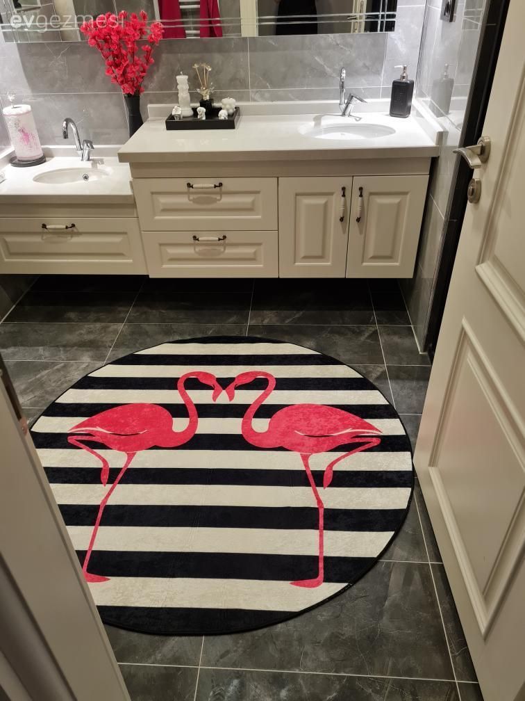 Banyo, Beyaz, Siyah- Beyaz, Pembe, Banyo dolabı, Banyo aynası, Banyo seramikleri, Banyo paspası