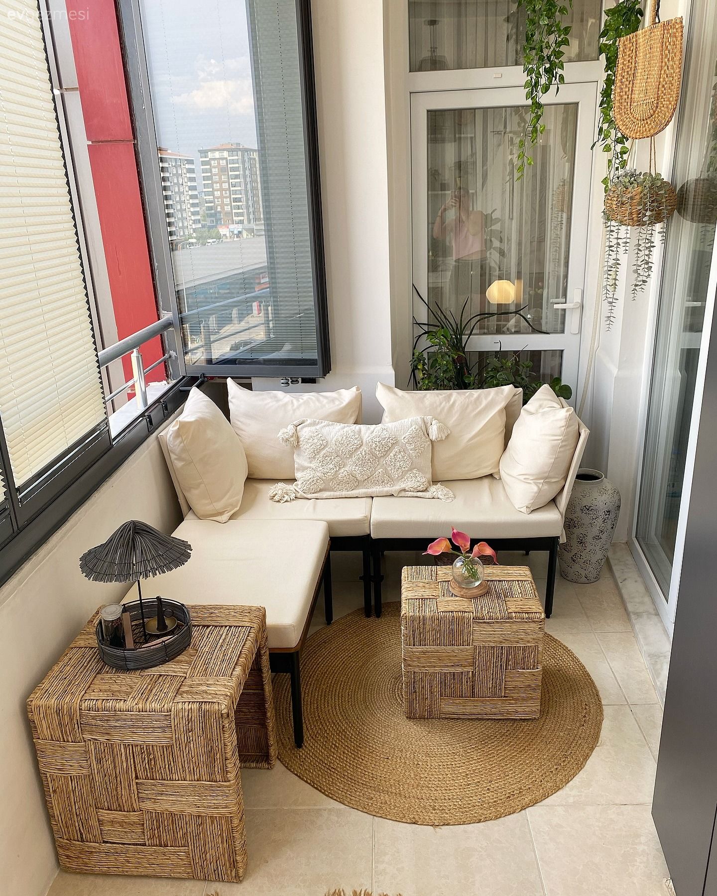 Balkonunuzu Kış Bahçesine Dönüştürmenin En Kolay 7 Yolu