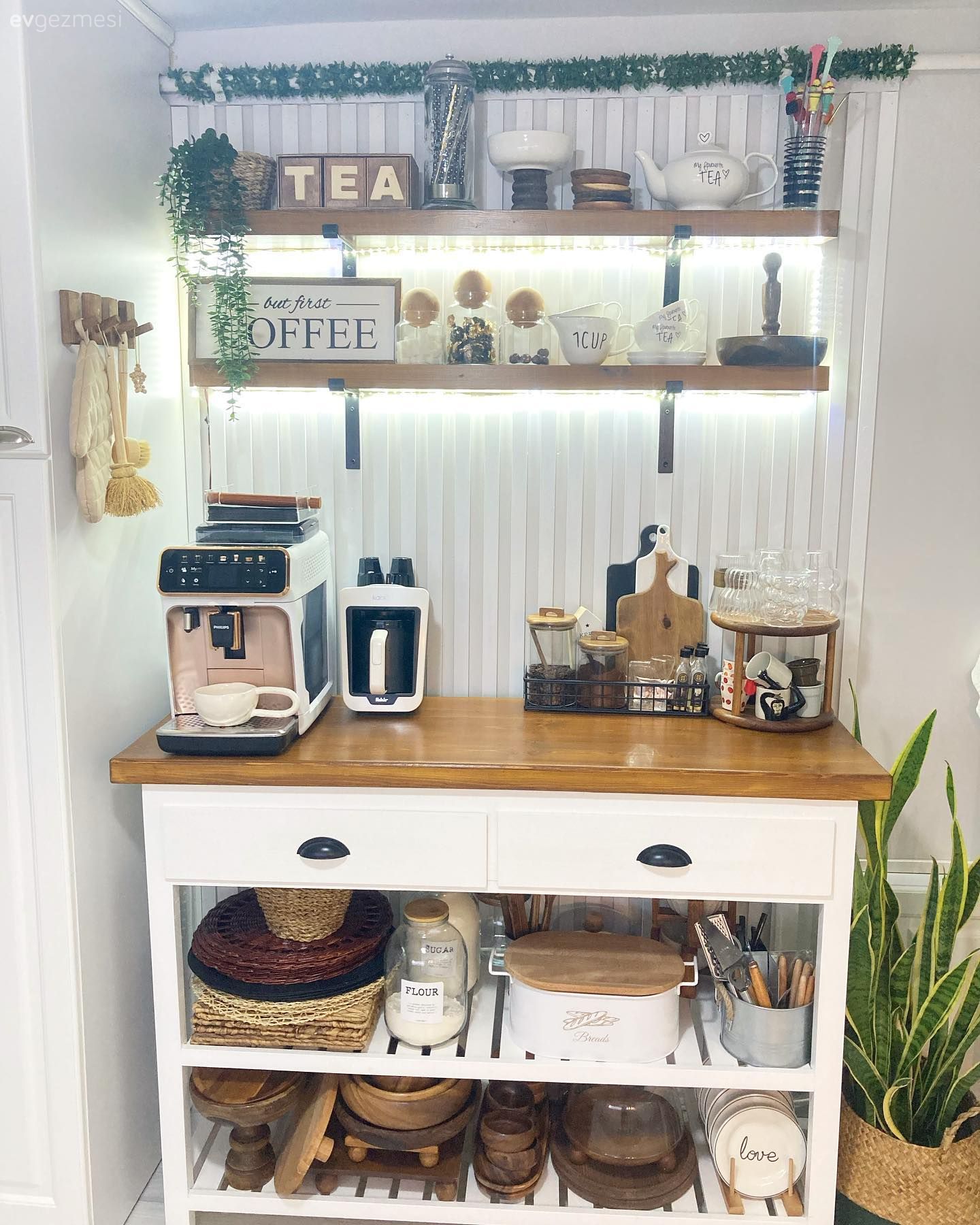 Koridor Tipi Bu Mutfakta Eksik Kalan Hiçbir Şey Yok!