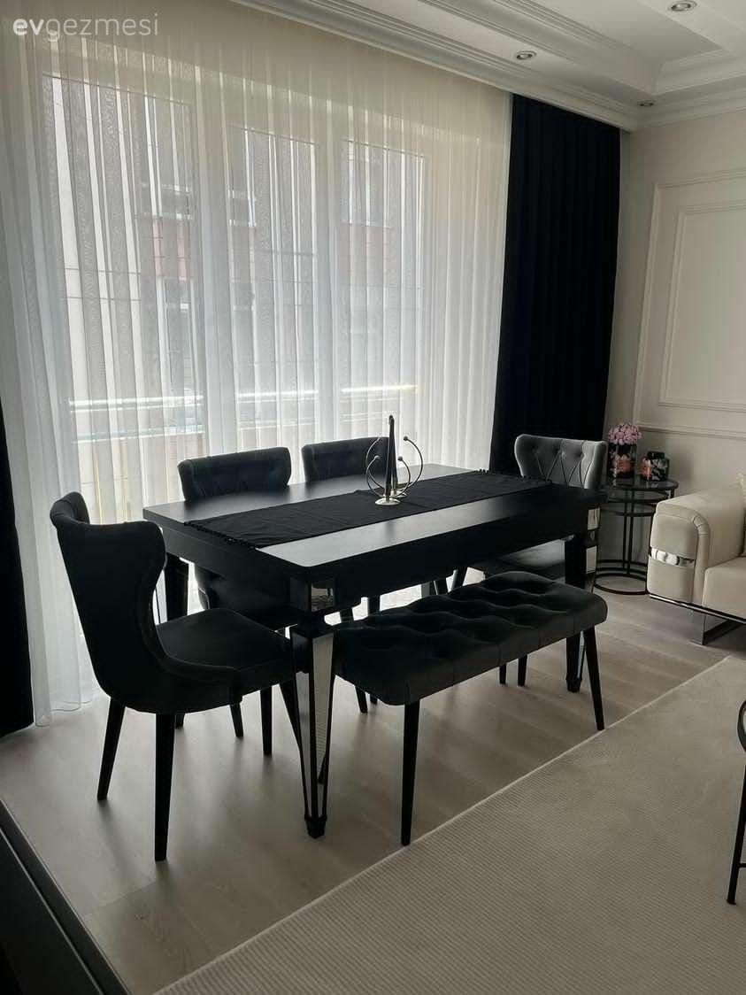 Tül perde, Perde, Beyaz, Siyah, Sandalye, Yemek masası, Bank, Duvar çıtalama, Halı, Salon halısı