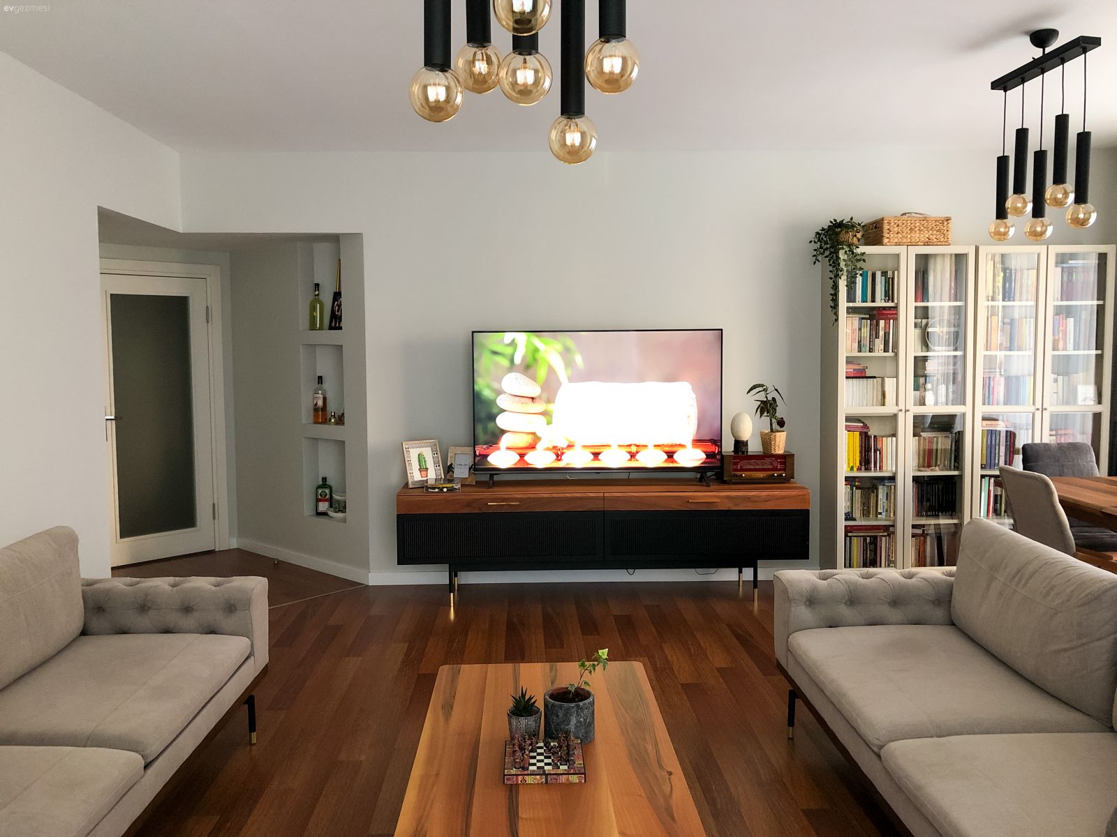 Bu Mimar Evi Rahat ve Sade Haliyle Huzuru Uzaktan Bile Yayabiliyor