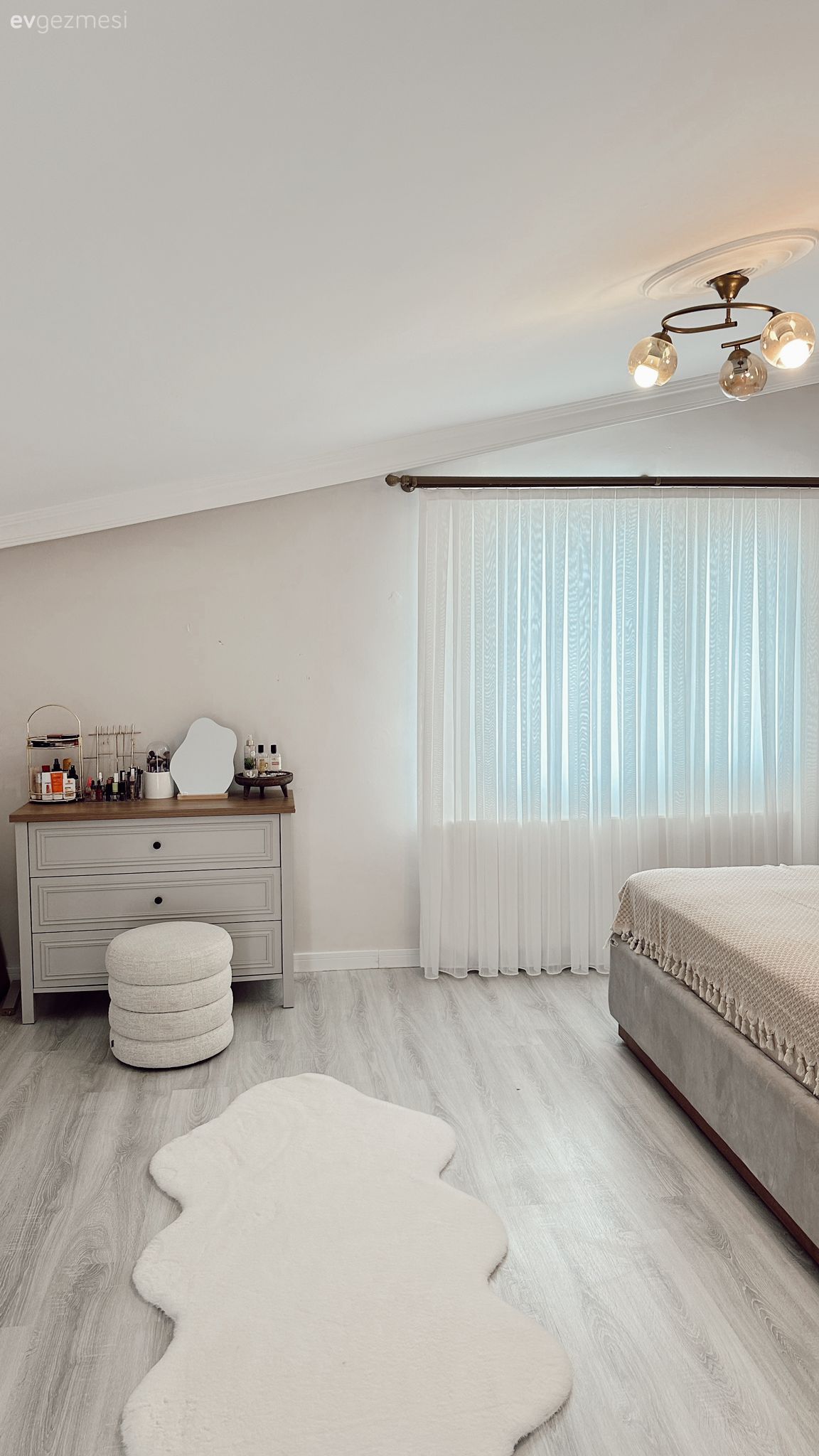 Tadilatı Tamamlanan Bu Aydın Evi Modern Stilin Örneği!