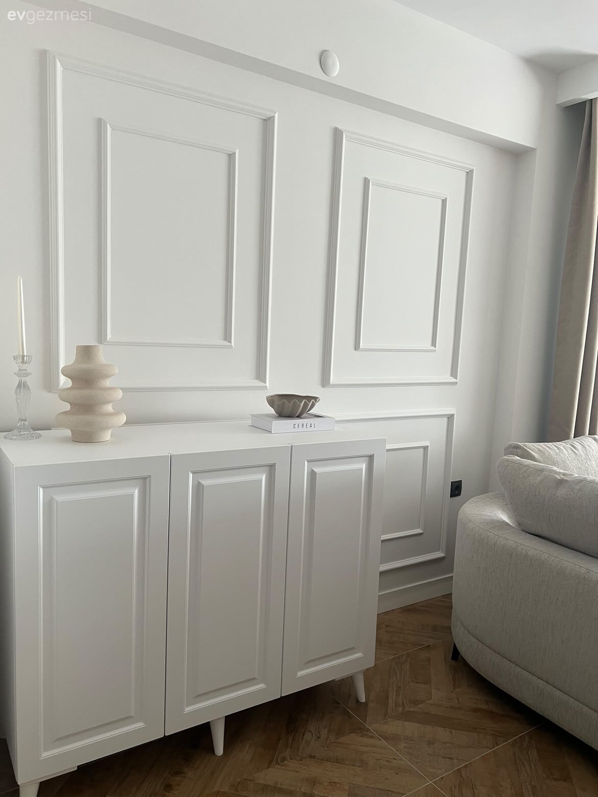 Beyaz, Duvar çıtalama, Konsol