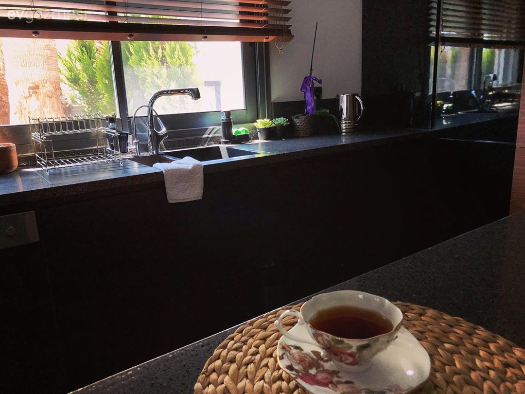 Bu İzmir Evinin İçinde Canlı Renkler Nöbetleşe Çalışıyor!