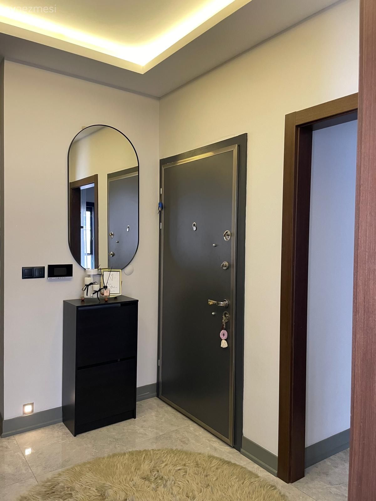 Antre, Dresuar, Ayna