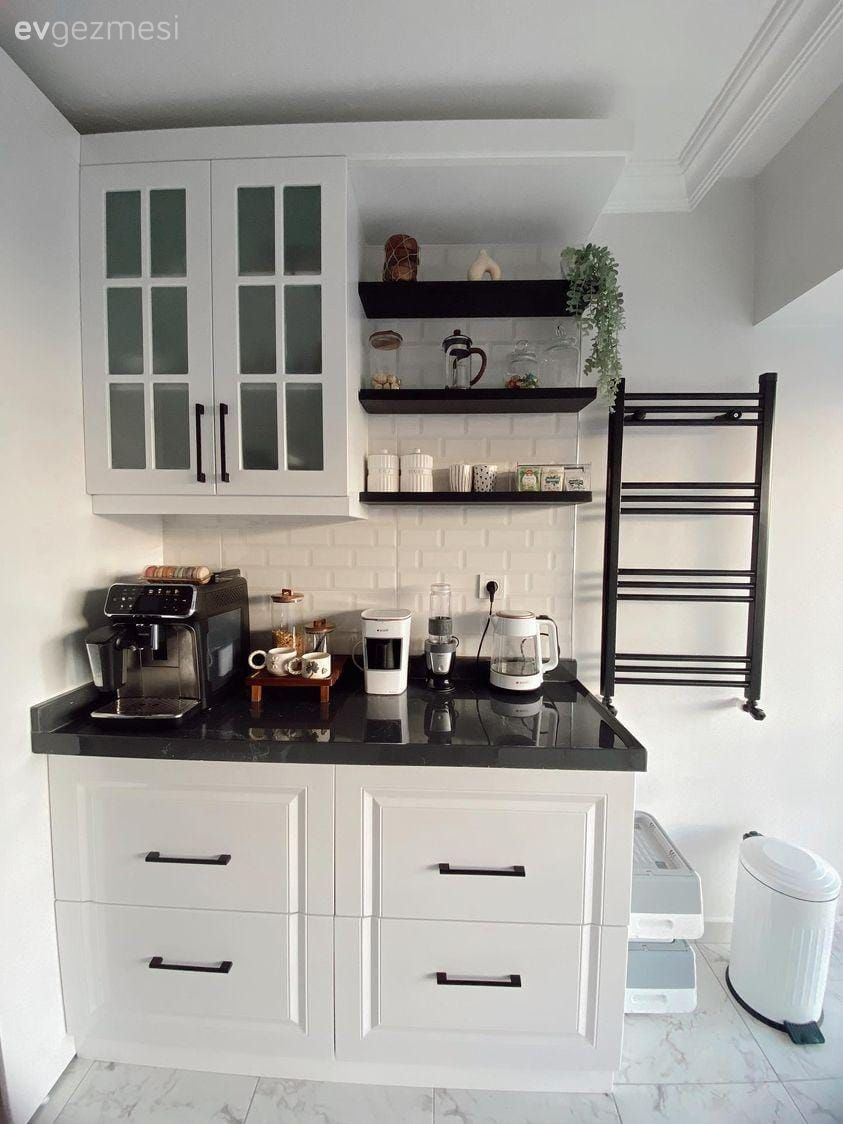 Kahve köşesi, Beyaz, Siyah, Siyah tezgah, Mutfak tezgahı, Mutfak rafı, Mutfak, Mutfak aksesuarları
