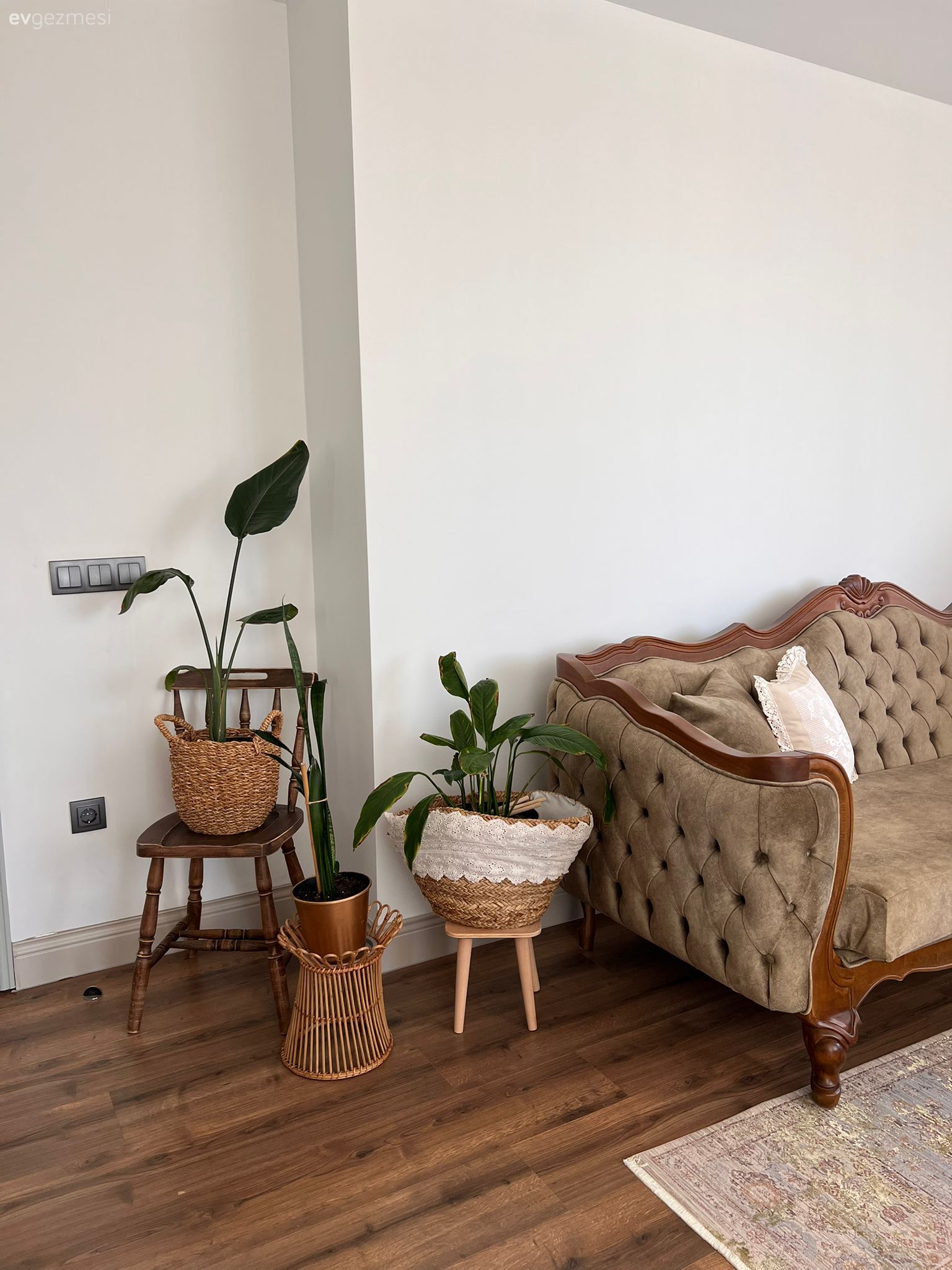 Bu Erzurum Evinde Ayrı Yerlerden Alınan Parçaların Uyumu Var