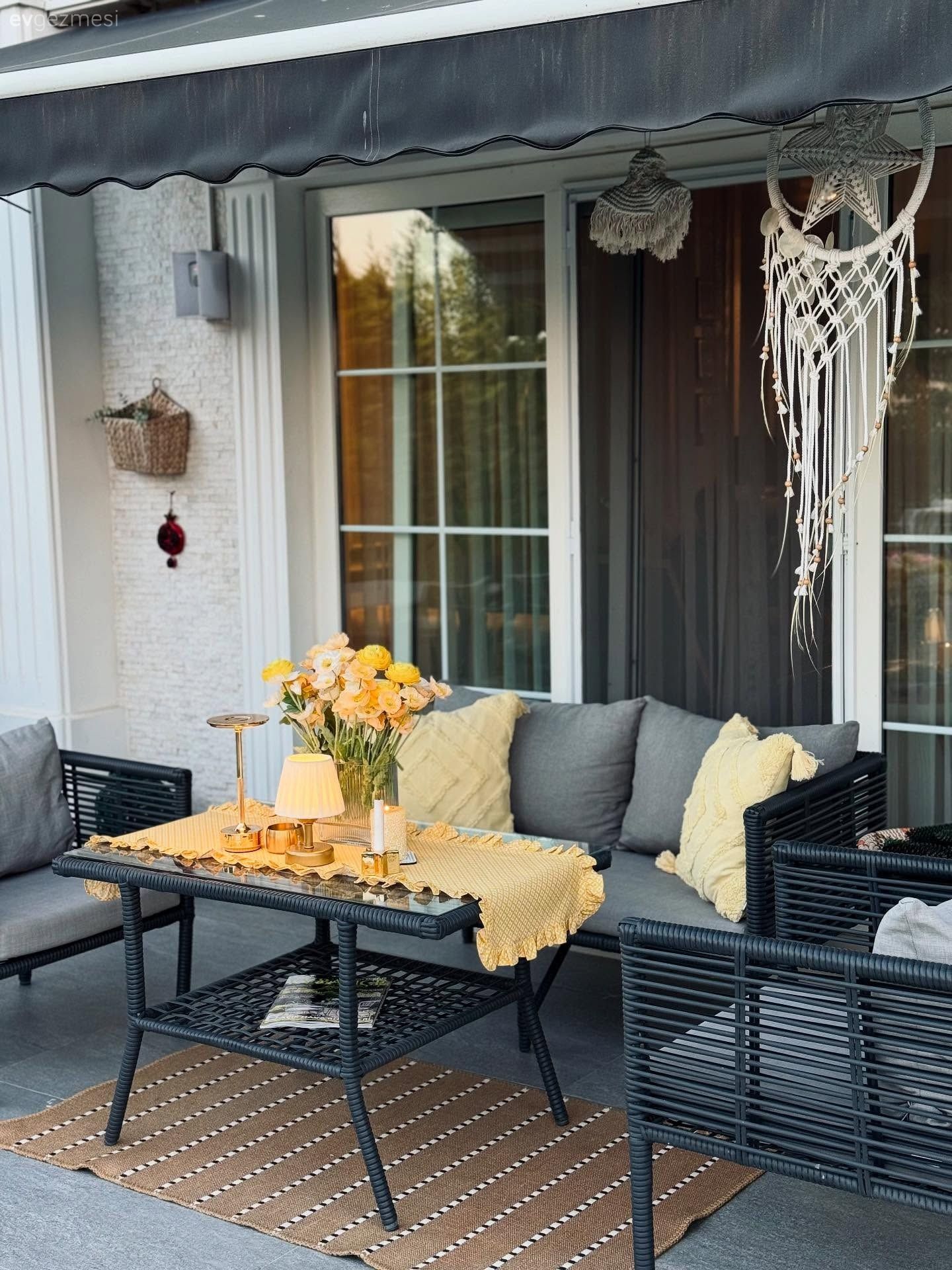 Tente Altı Eğlence: Kafe Hissi Veren Bir Ev Bahçesi