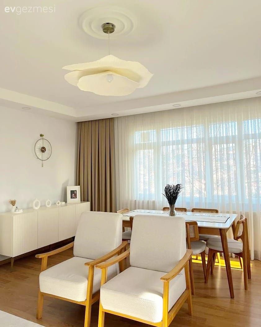 Yeni Yeni Dizilmeye Başlanan Bu Evde Rota Sadeliğe Doğru!