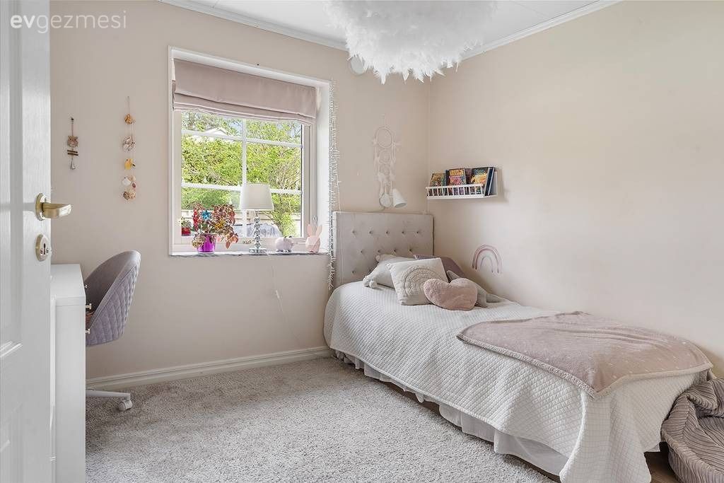 Panoramik Görüntü Sunan Pencerelere Sahip 140 M2'lik  Ev