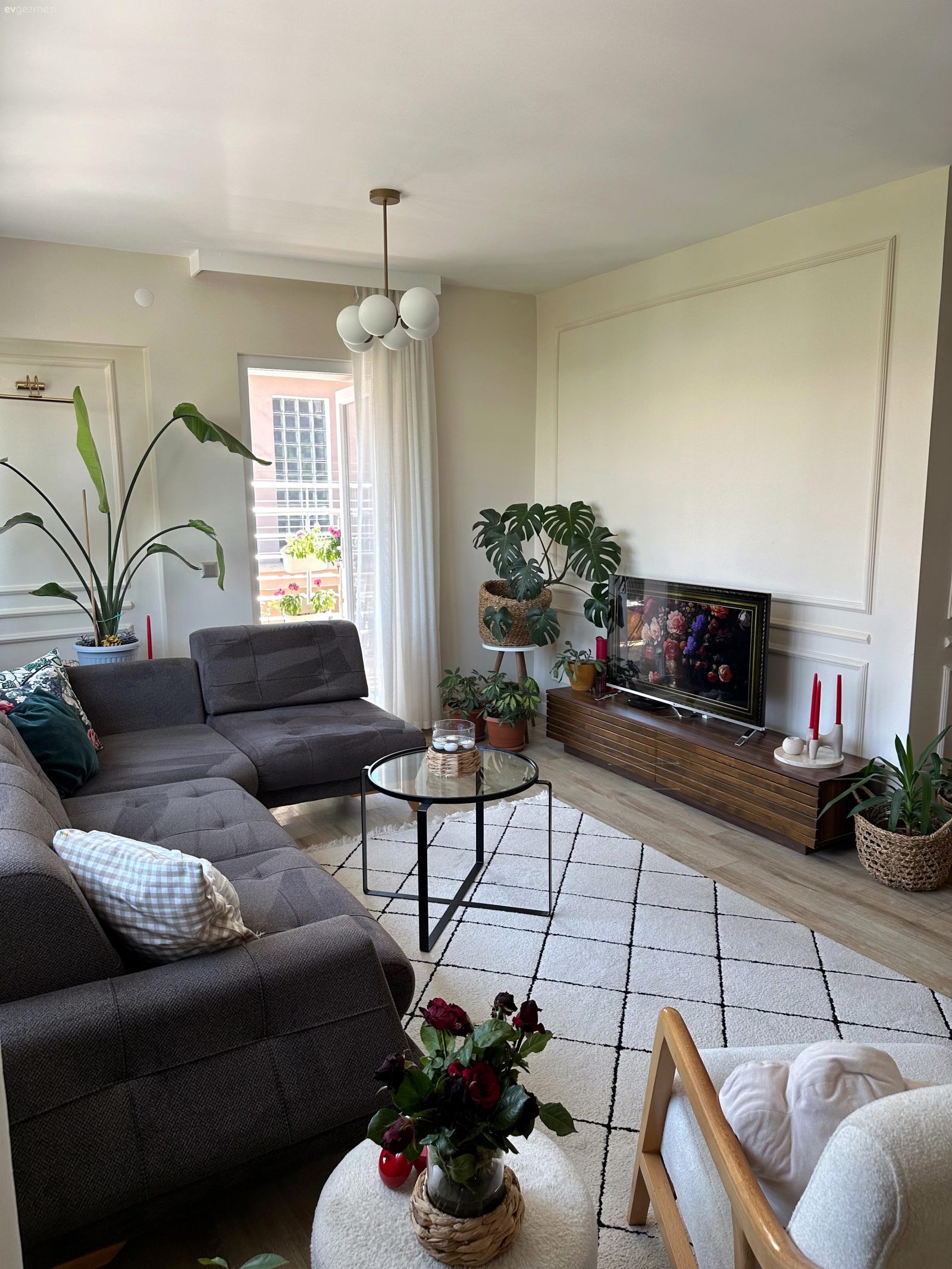 Salon Çiçekleri ile Evlerin Enerjisi Nasıl Yükseltilir?