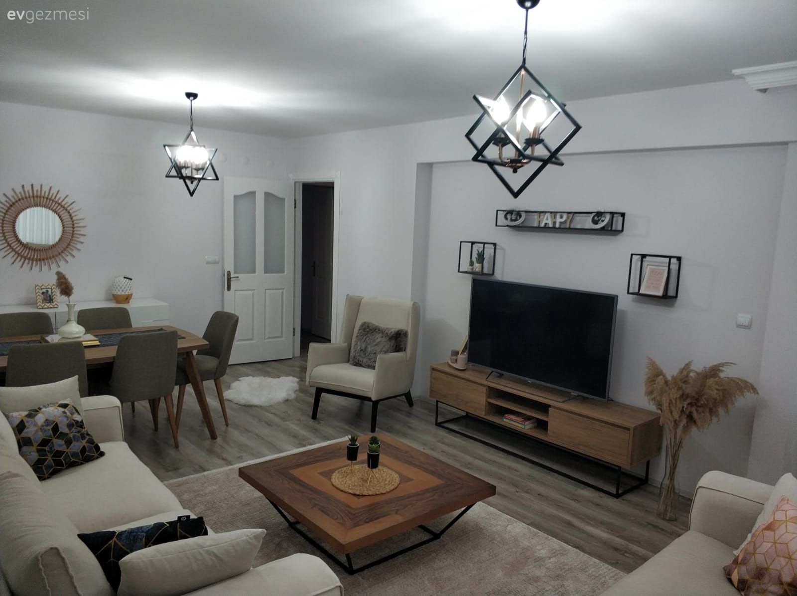 Ev Gezmesi: Şık ve Sıcacık Bir İzmir Evi