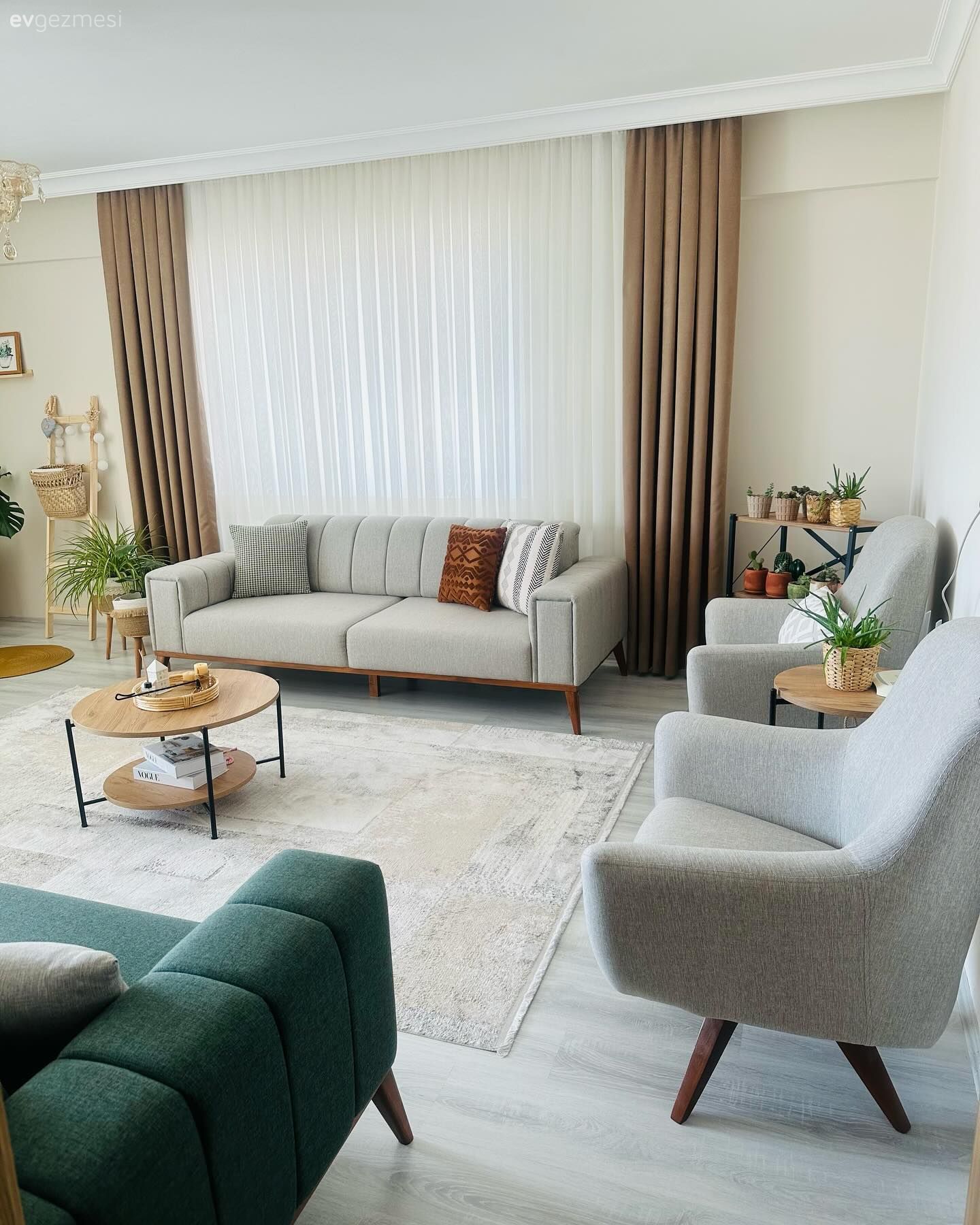 Bu Konya Evinde Balkondan Salona Her Yer Pek Neşeli!