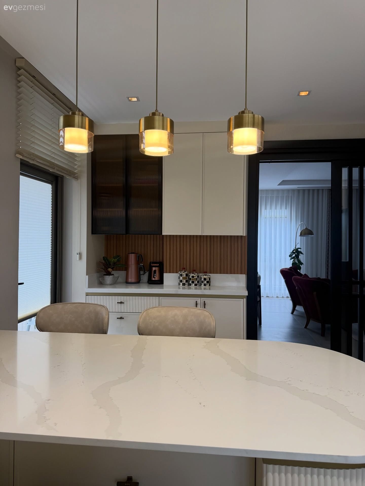Her Köşesinde Farklı Bir Tasarıma Sahip Lüks ve Zarif Bir Mutfak