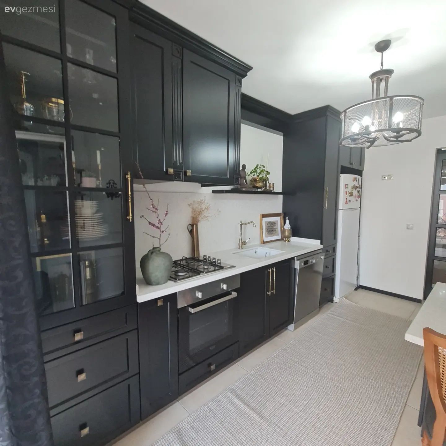 Öncesi&Sonrası: Çok Sıradan Dolaplardan Sofistike Şıklığa Yolculuk!