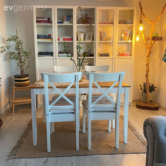 Salon, İskandinav, Beyaz, Vizon, Krem, Kırmızı, Koltuk takımı, Kırlent, Ev tekstili, Halı, Salon halısı, Sandalye, Yemek masası, Kitaplık, Yan sehpa, Sehpa, Ev bitkisi, Saksı