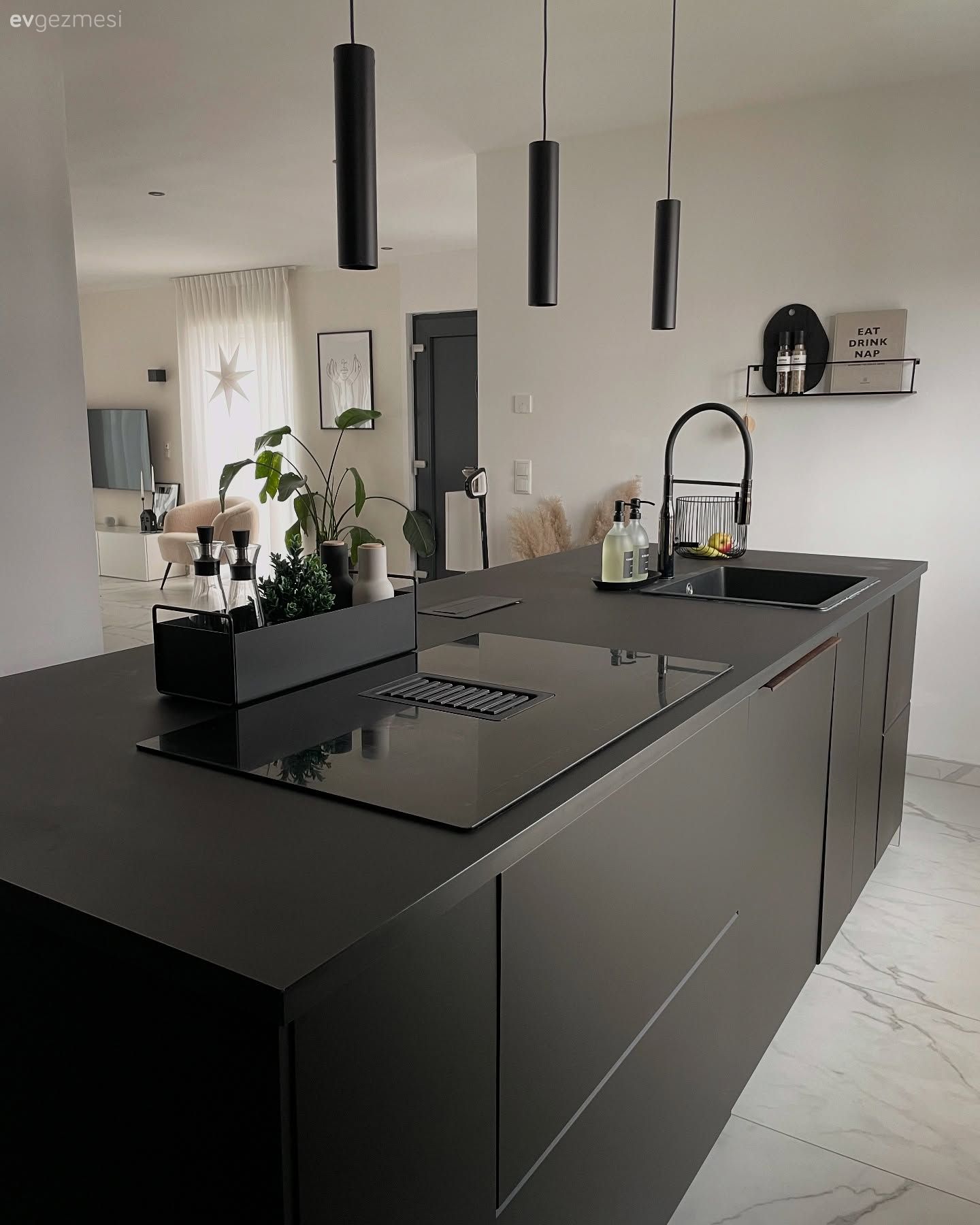 Modern Mimariden İlham Alan Bu Evde Renkler Risksiz