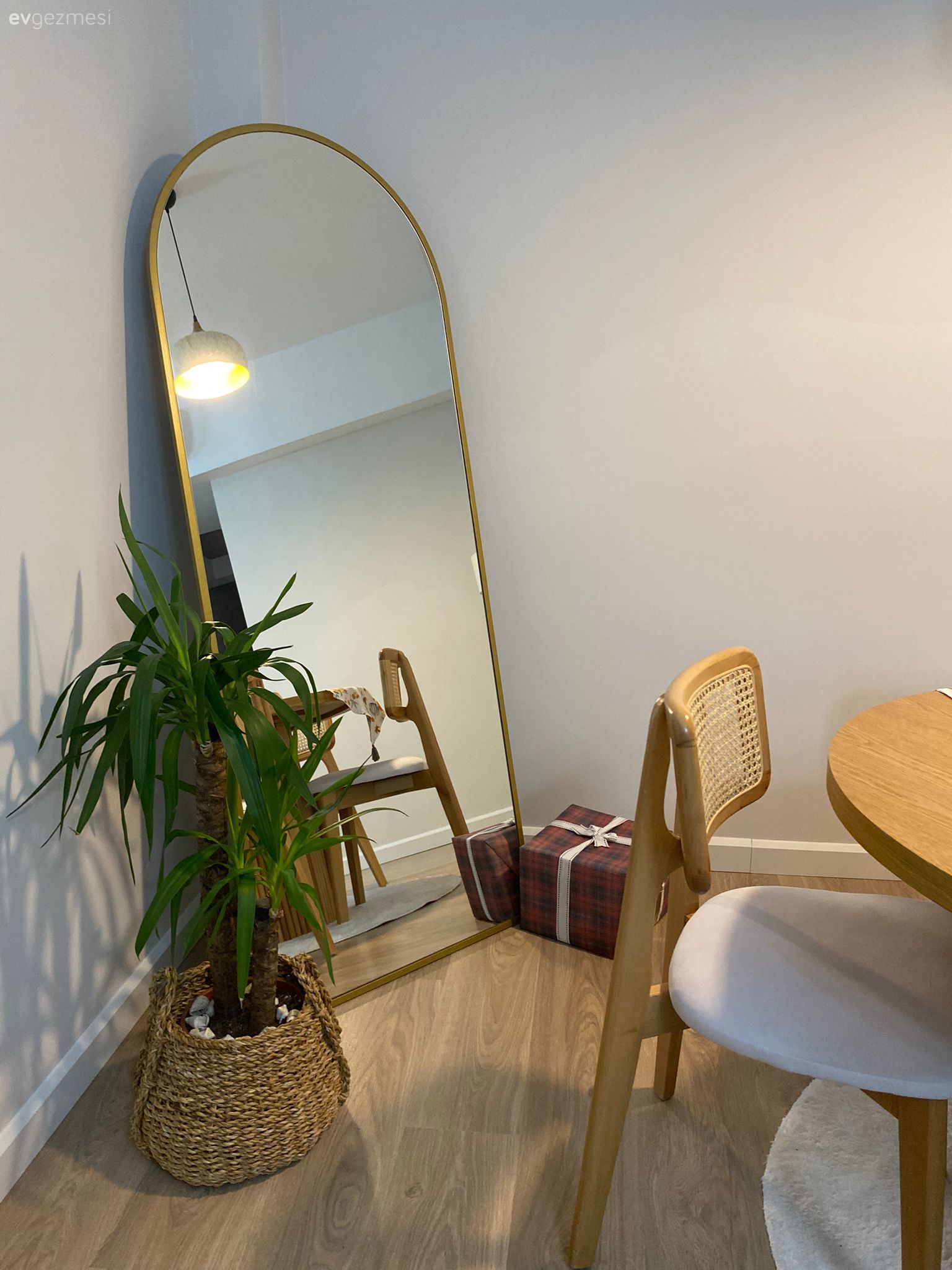 Bu Antalya Evi Modası Geçmeyecek Parçaları Seviyor