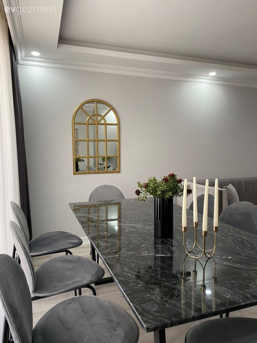 Bu Dikdörtgen Salonda Gri Rengin Etkisi Fazla!