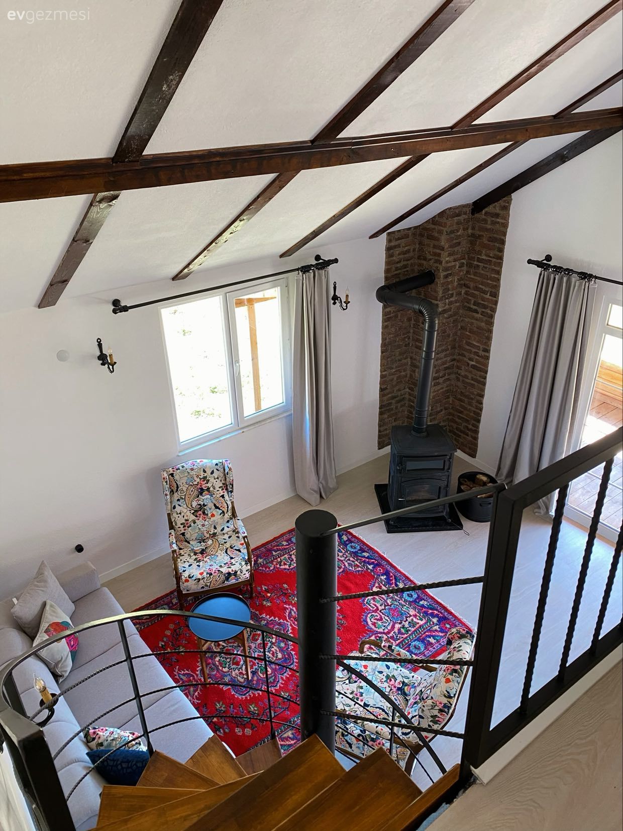 Bolu'daki Bu Yayla Evinde Geçmiş ve Bugün Uyumlu Şekilde Birlikte!