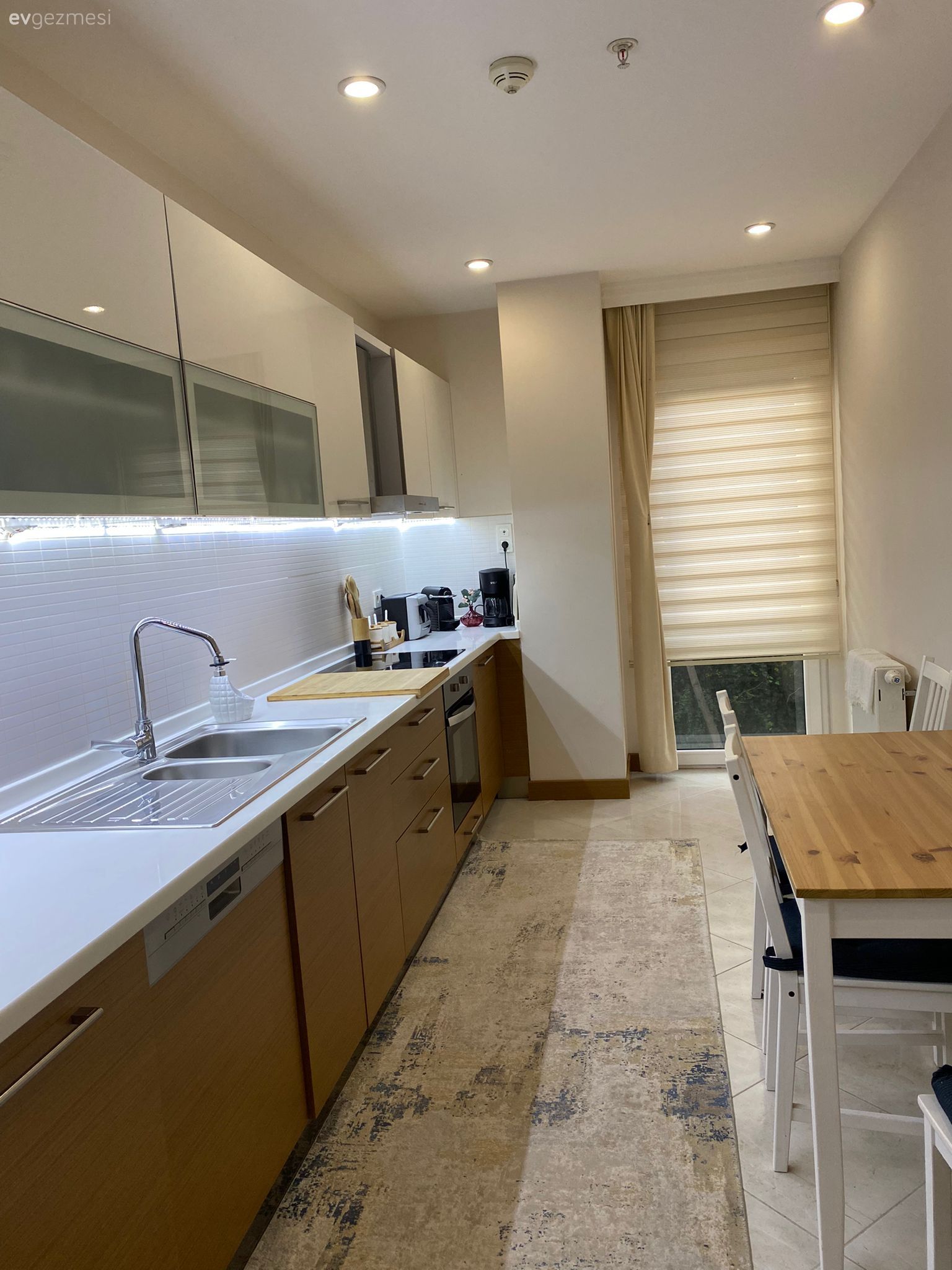 Mutfak, Ahşap mutfak, Mutfak masası, Sandalye