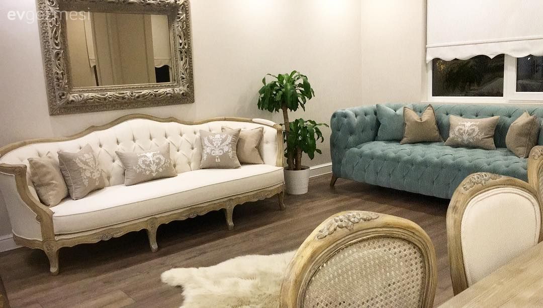 Salon, Country salon, Mavi, Krem, Ayna, Post halı, Halı, Ev bitkisi, Modern chesterfield, Kabaralı koltuk