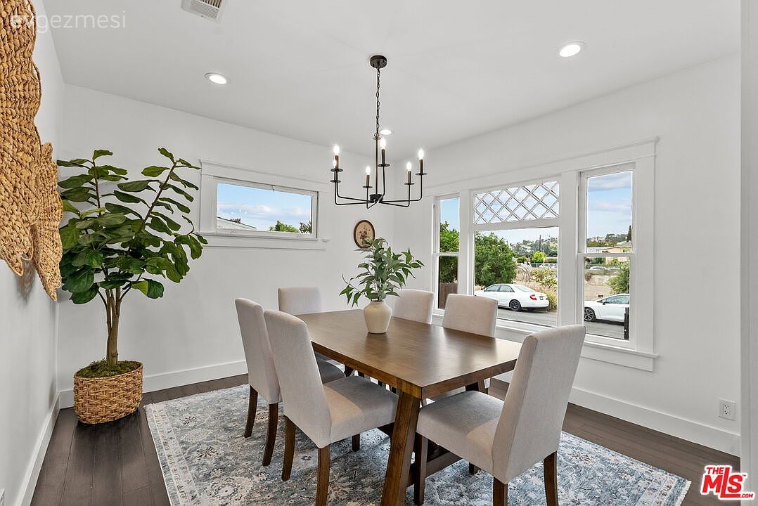 Yeşil Siding Kaplamalı 120 M2'lik Bu Ev Kullanışlı Plana Sahip