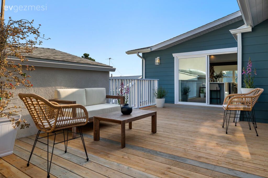 100 M2'lik Bu Mavi Evin İçinde Alkışlanacak Birçok Fikir Var