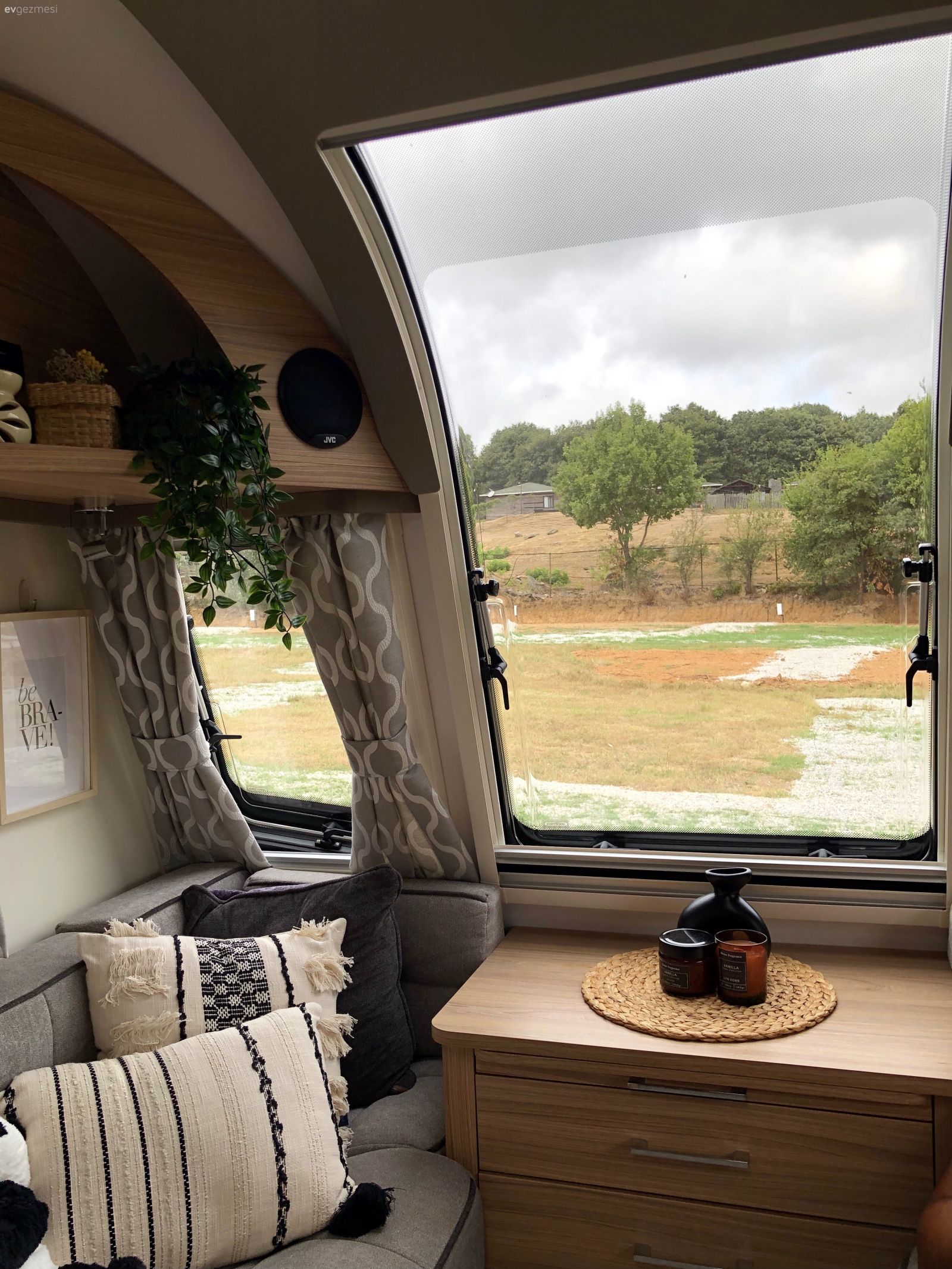 3+1 Evden Tam Zamanlı Karavana: Bir Doğayla Kucaklaşma Hikayesi!