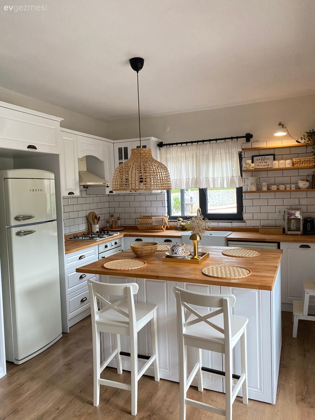 Artvin'deki Bu 144 M2'lik Ev Köy Hayatına Alışmış Villa Kıvamında!