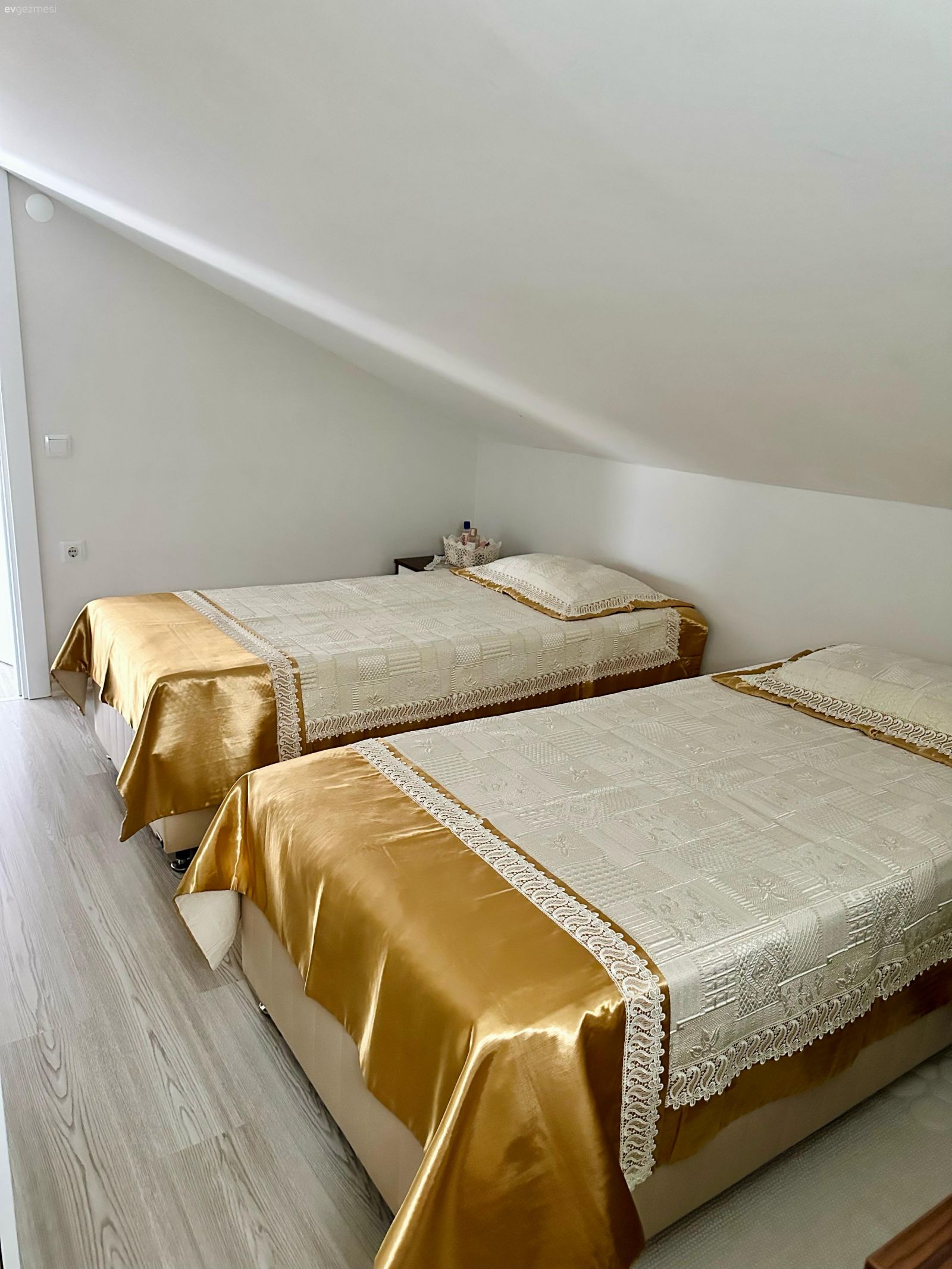 Yatak Odası, Sarı, Altın, Krem, Yatak örtüsü