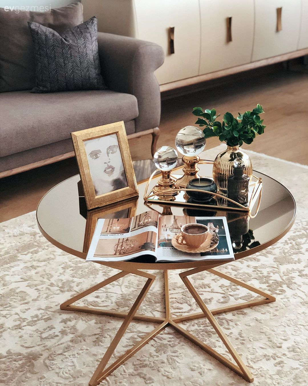 Bu Salonun Şıklığında Aksesuarların Payı Çok Fazla!