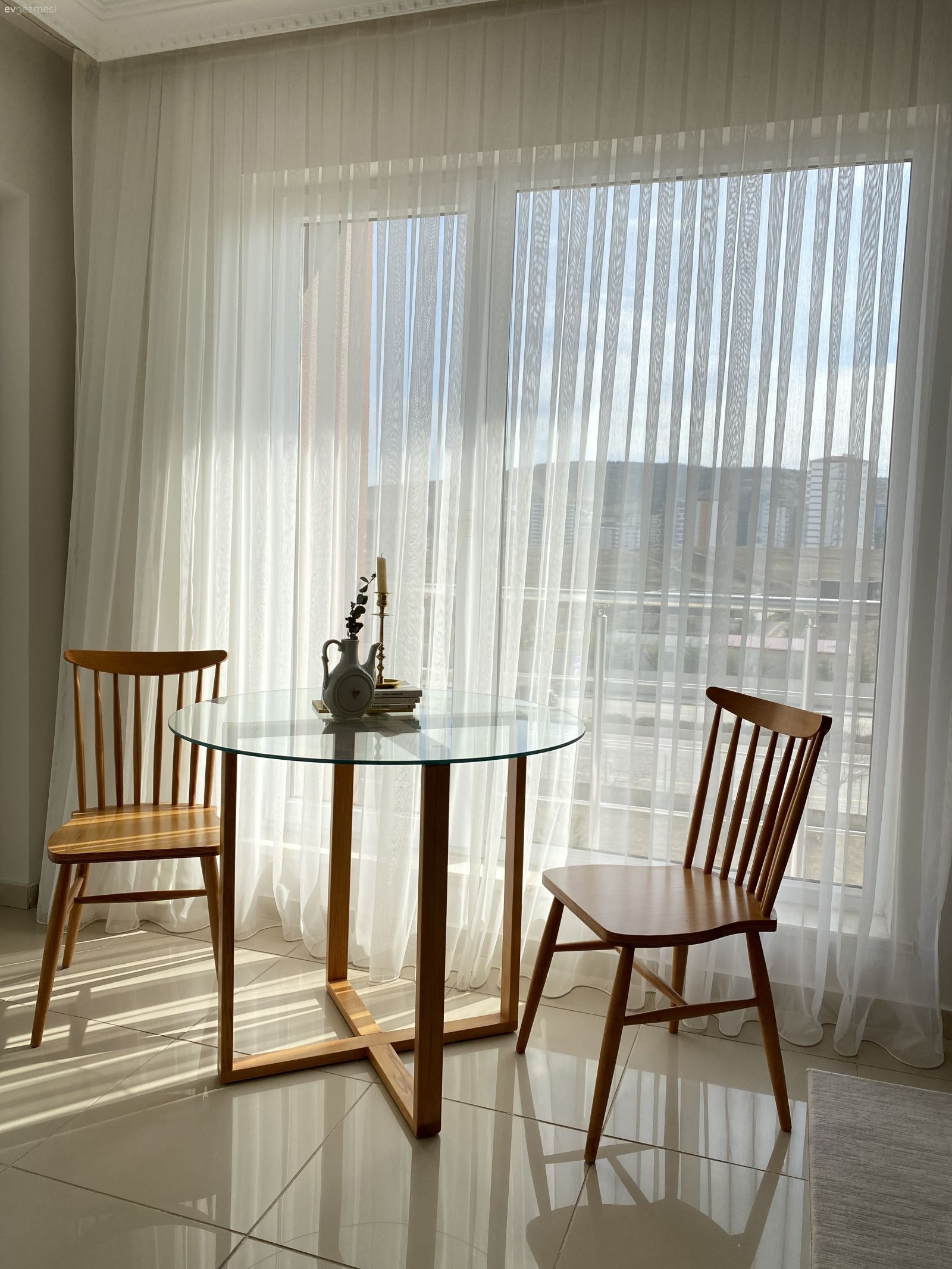 Tül perde, Perde, Beyaz, Cam masa, Sandalye