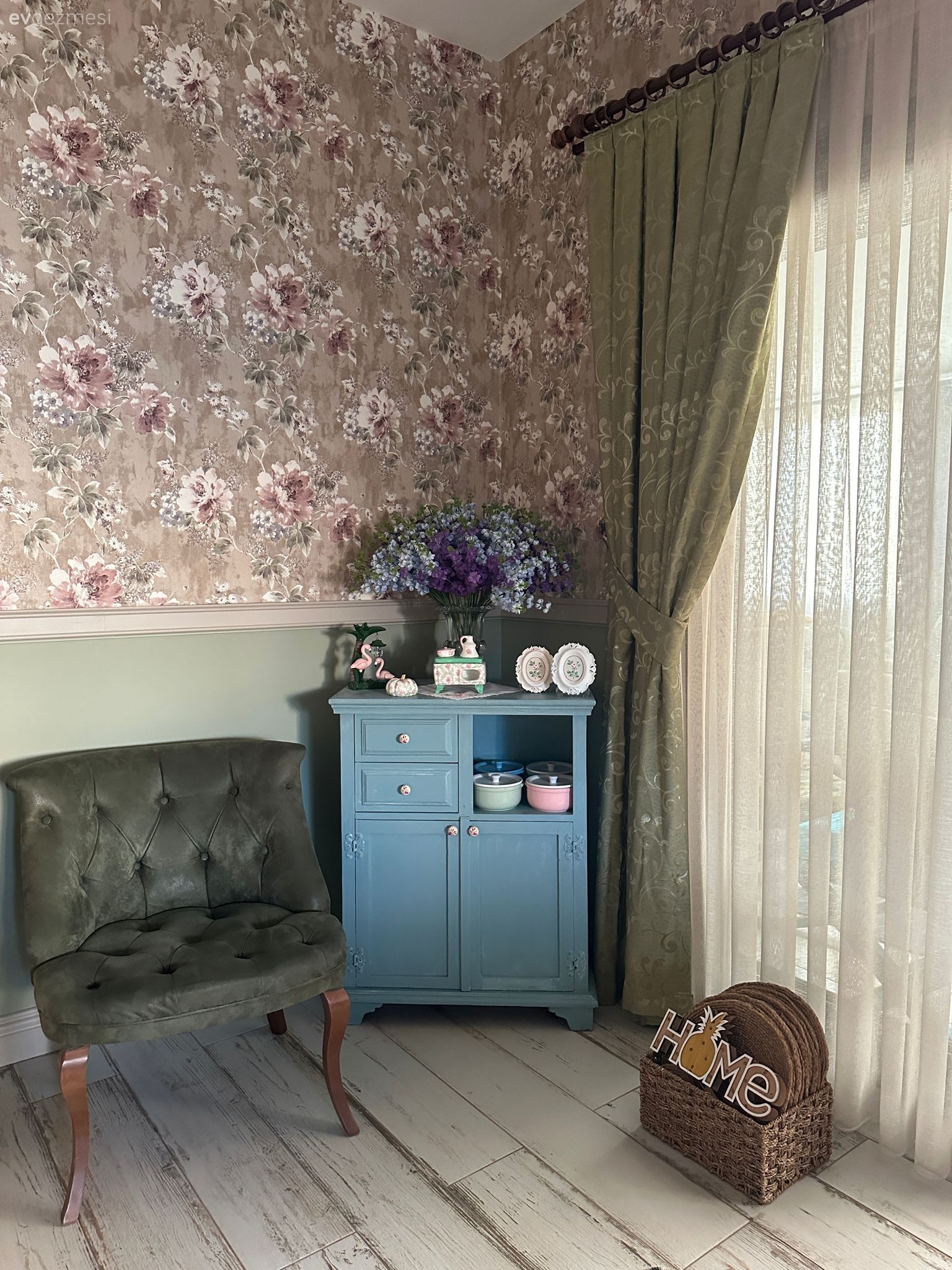 Trabzon'daki Bu Köy Evi Desen ve Renkleriyle Pek Şenlikli