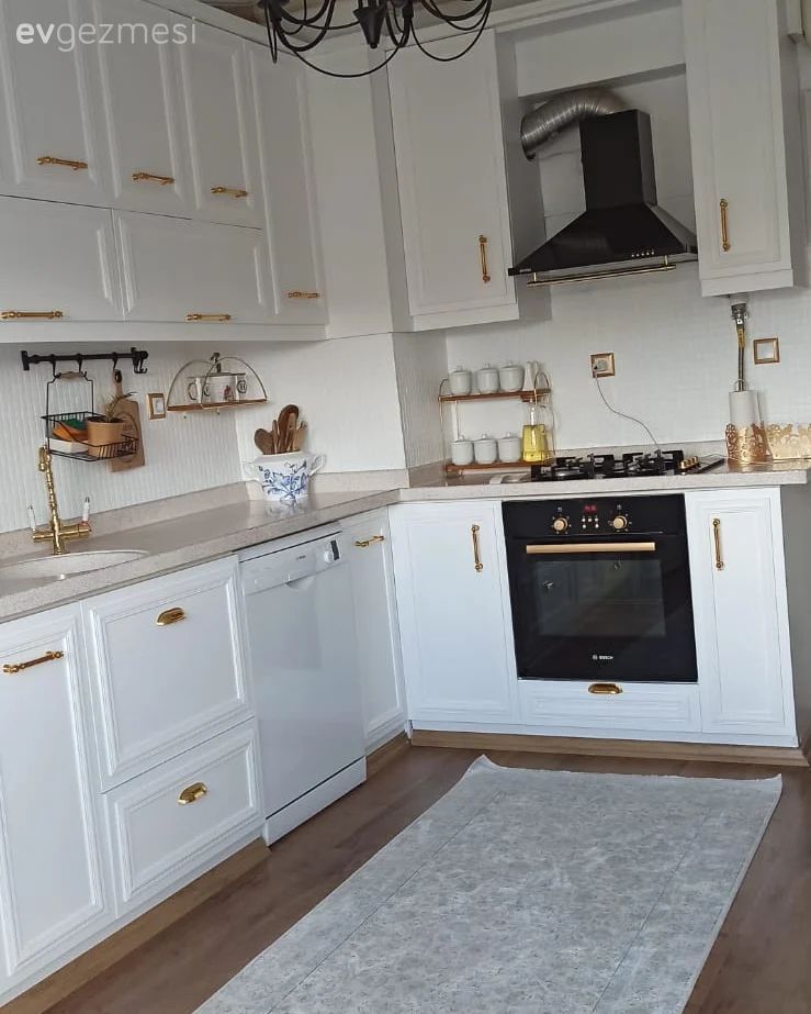 Bordodan Beyaza Geçiş Yapan Bu Mutfak Şimdi Bambaşka