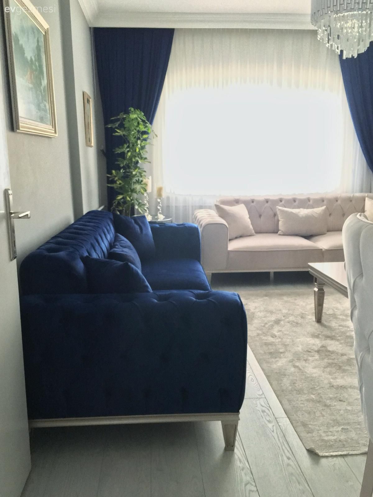 Sıfır Daire Gibi Duran Bu Evin Başından Çok Şey Geçmiş!