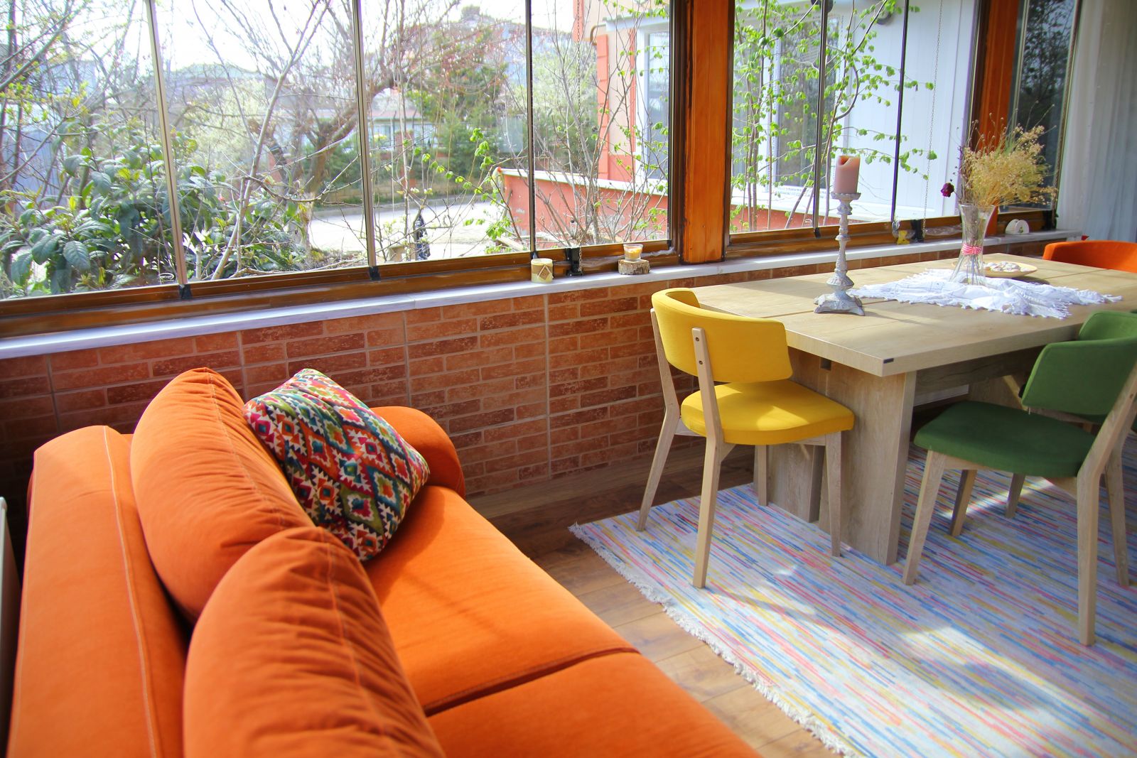 Kış bahçesi, Turuncu, Yeşil, Sandalye, Balkon oturma grubu, Balkon, Balkon masası, Avize, Aydınlatma, Sarı