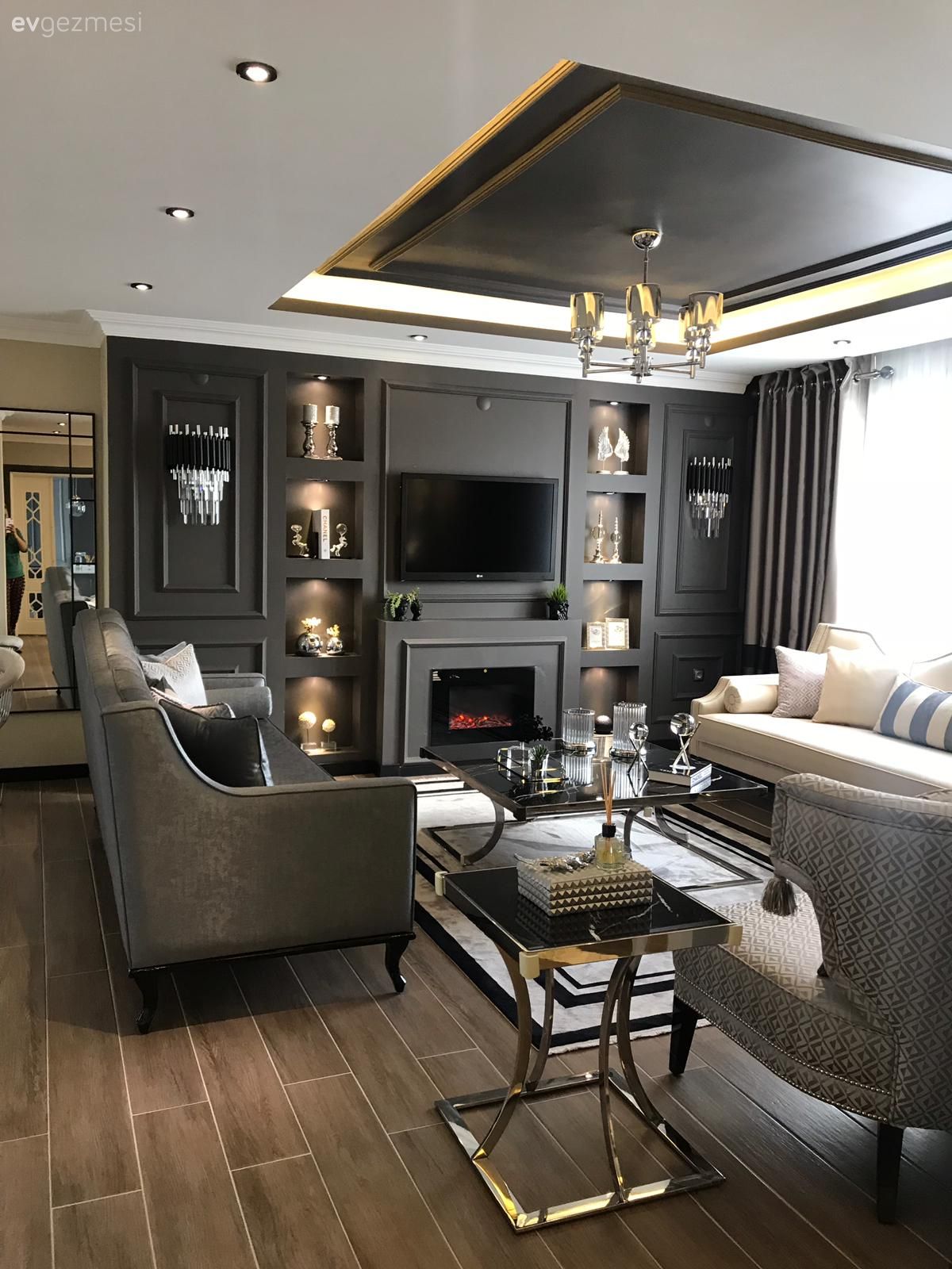 Salon, Art deko, Gri, Antrasit  , Gümüş, Beyaz, Koltuk takımı, Berjer, Tv ünitesi, Tv ünitesi aksesuarları, Ev Aksesuar, Tavan dekorasyon, Avize, Aydınlatma, Salon avizesi, Yan sehpa, Sehpa, Orta sehpa, Sehpa üstü aksesuarı, Fon perde, Perde, Halı, Salon halısı, Çizgili desen, Desenler, Şömine