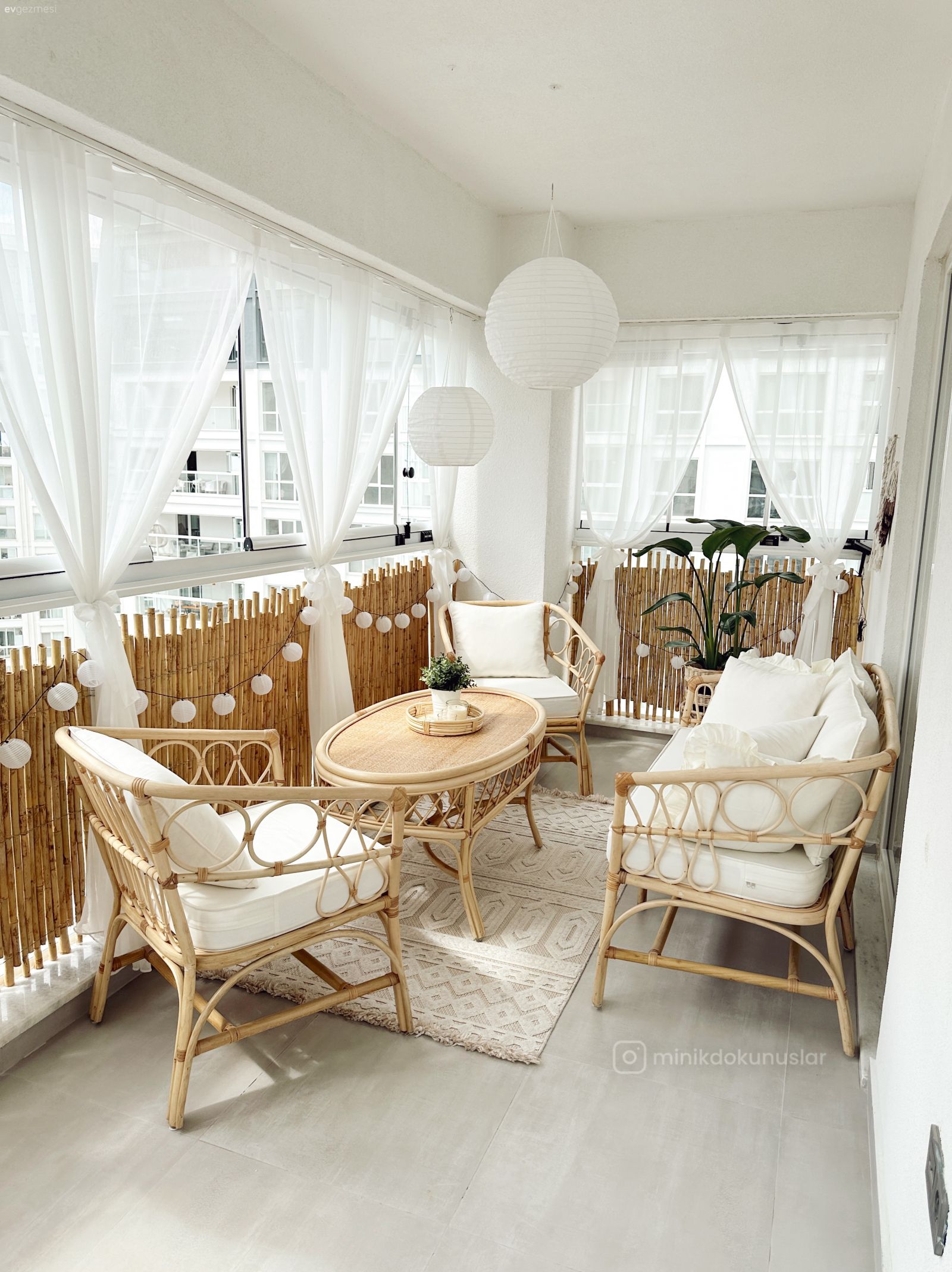 Salonundan Balkona Aynı Çizgiyi Koruyan Bursa Evi!