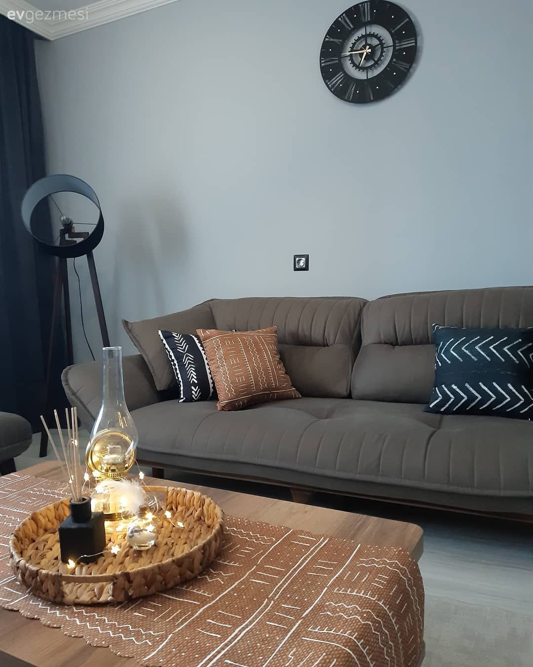 Salon, Modern, Vizon, Kırlent, Ev tekstili, Duvar saati, Duvar dekorasyonu, Yan sehpa, Sehpa, Halı