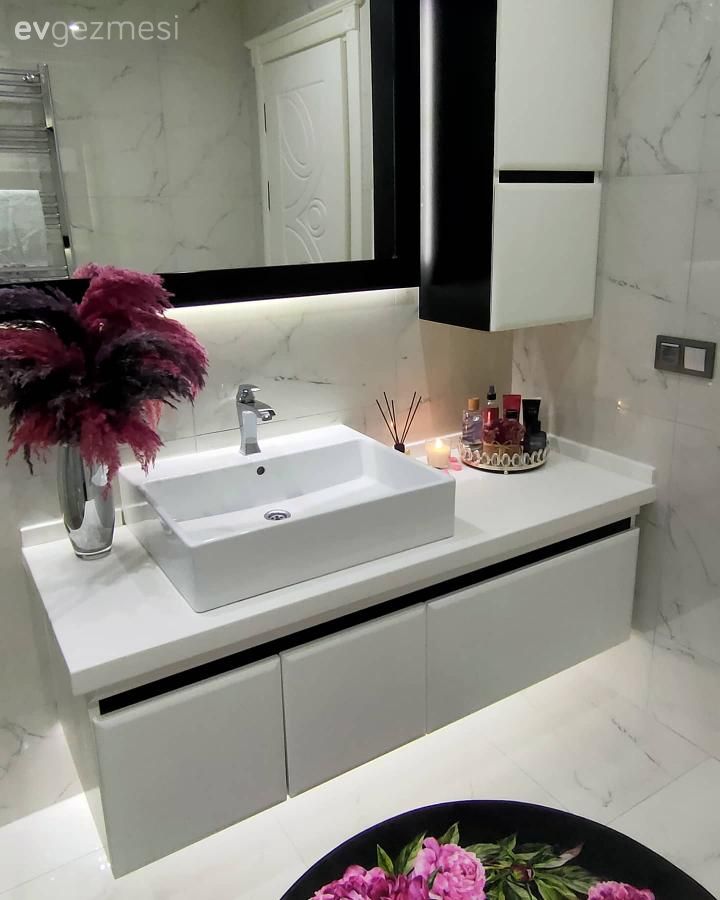 Bu Samsun Evi Mavinin Enerjisini Işıltılı Detaylarla Pekiştirmiş