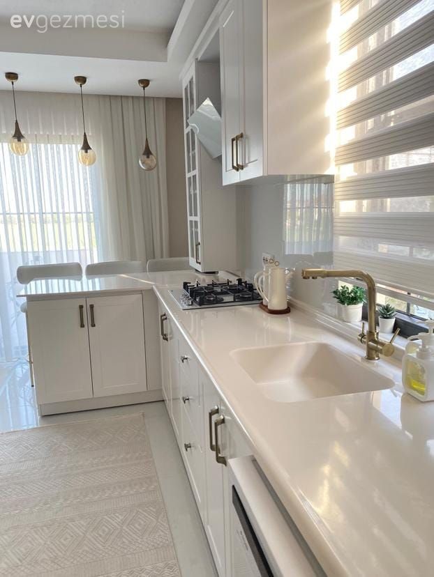 Köşe Dolabın Kiler Olduğu Bu Evde İşlevsellik Çok Önemli