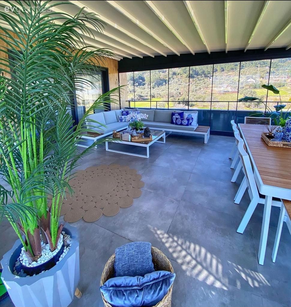 Beyazdan Vazgeçemeyen Bu İzmir Evi Hem Işıltılı Hem Keyifli