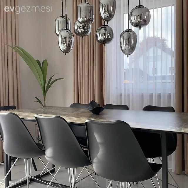 Bu Modern Evde Zıt Renkler Dekorun Çekici Tavrını Öne Çıkarmış!