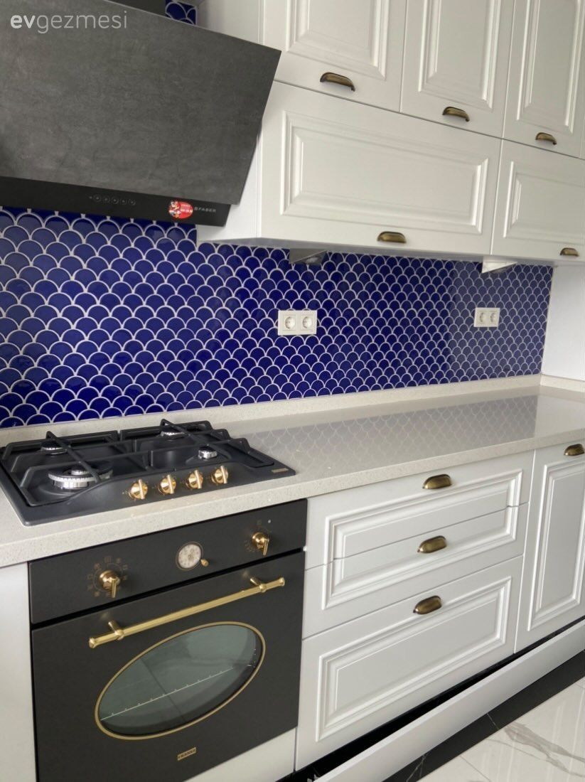 Mutfak, Shaker kapaklı dolaplar, Beyaz, Mavi, Siyah, Ankastre, Davlumbaz, Mutfak tezgahı, Mutfak tezgah arası, Tezgah arası seramik, Mutfak zemin seramikleri, Rustik ankastre