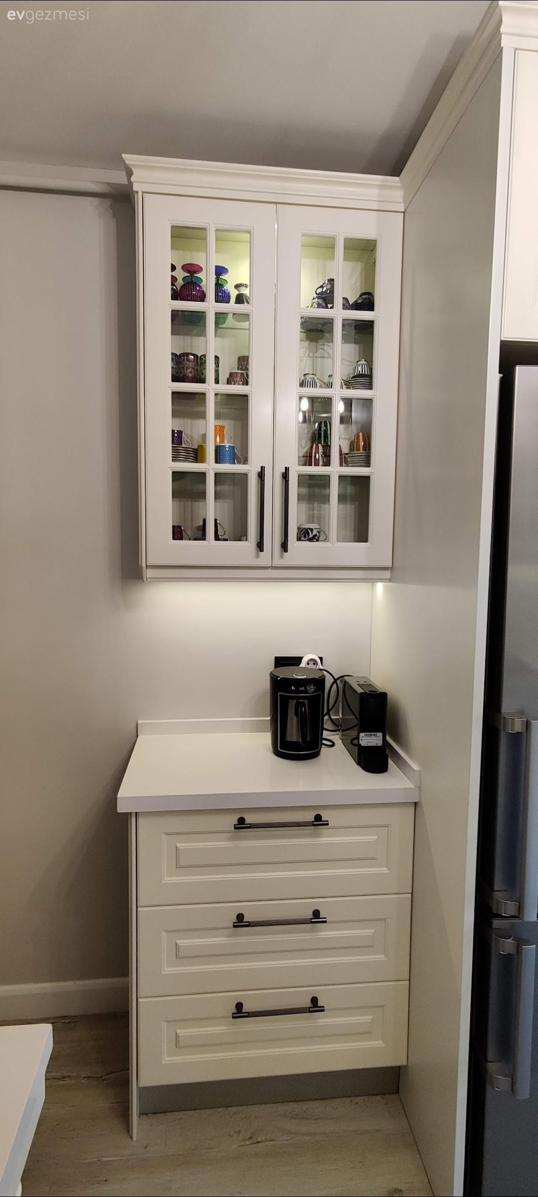 Shaker kapaklı dolaplar, Mutfak, Beyaz