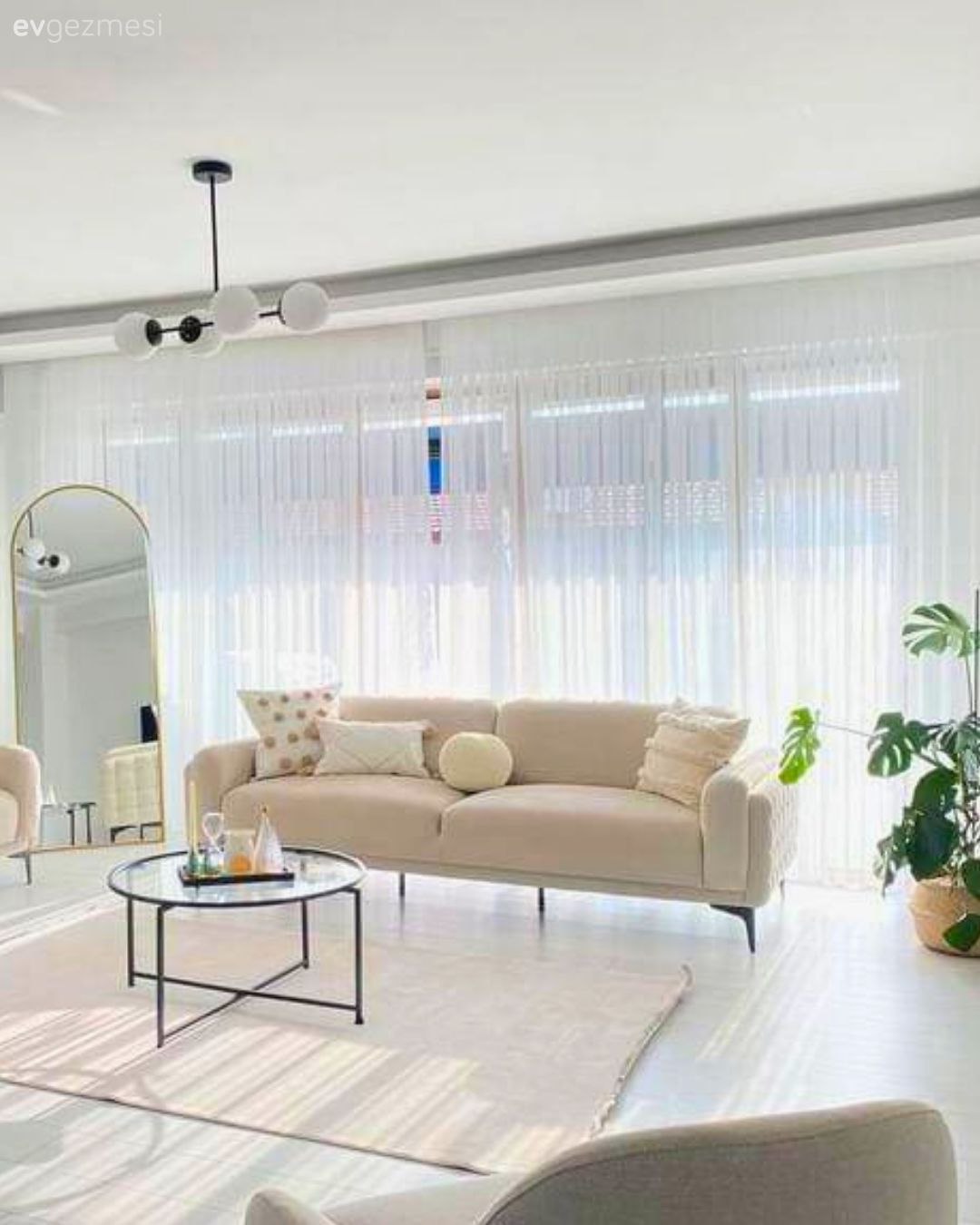 Bu Modern Salon Yeni Haliyle Beyazları Daha Çok Kucaklamış