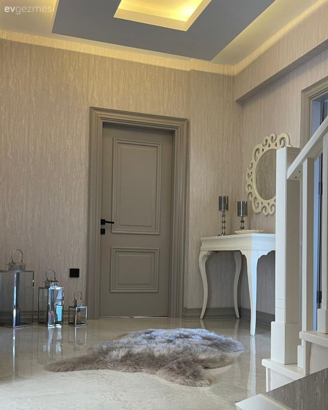 Antre, Gri, Kapı , Dresuar, Beyaz, Post halı, Halı, Peluş, Tavan dekorasyon