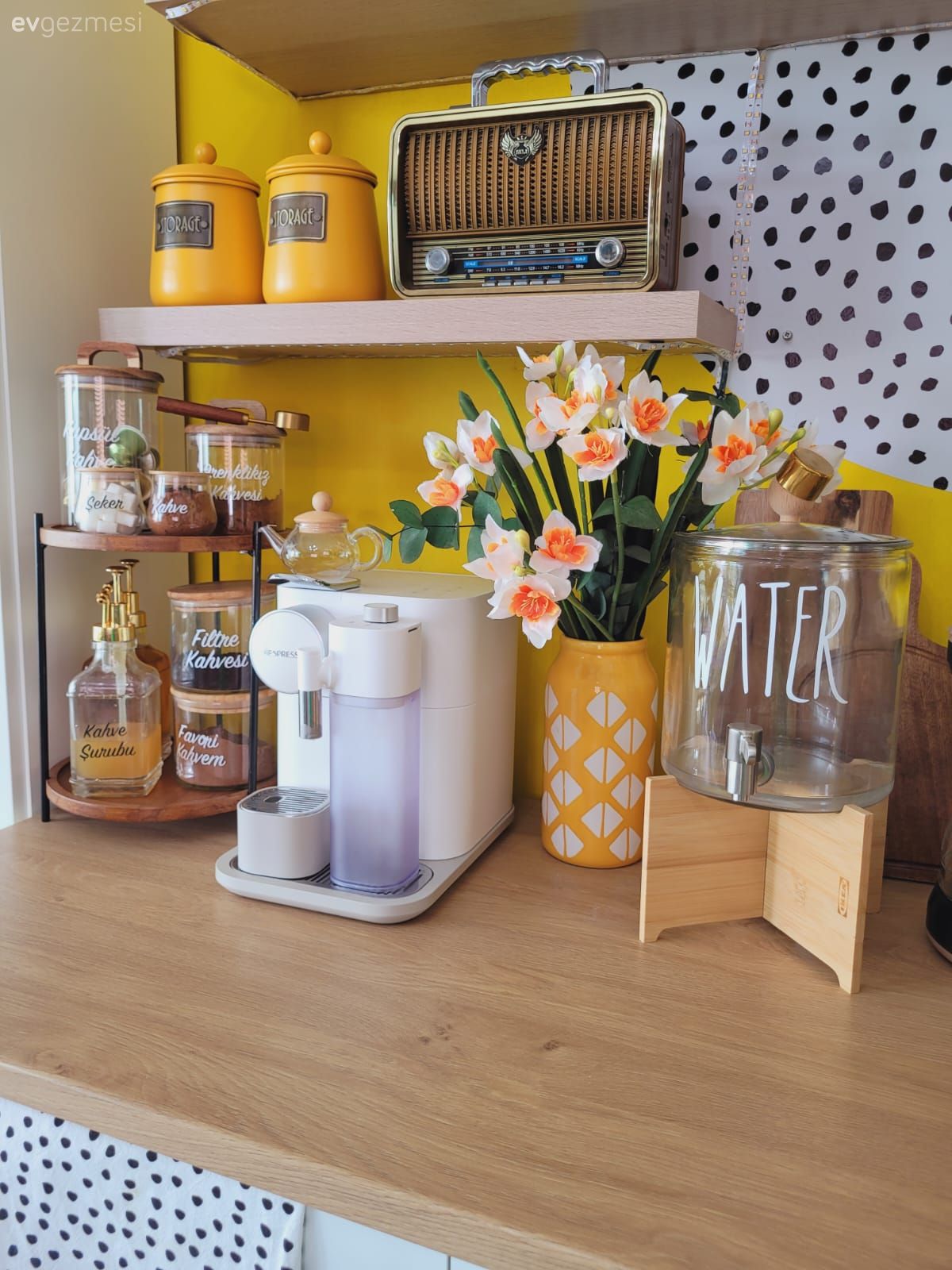 Ev Gezmesi: Gökkuşağı Kadar Renkli Hisseden Bir Mersin Dekoru!