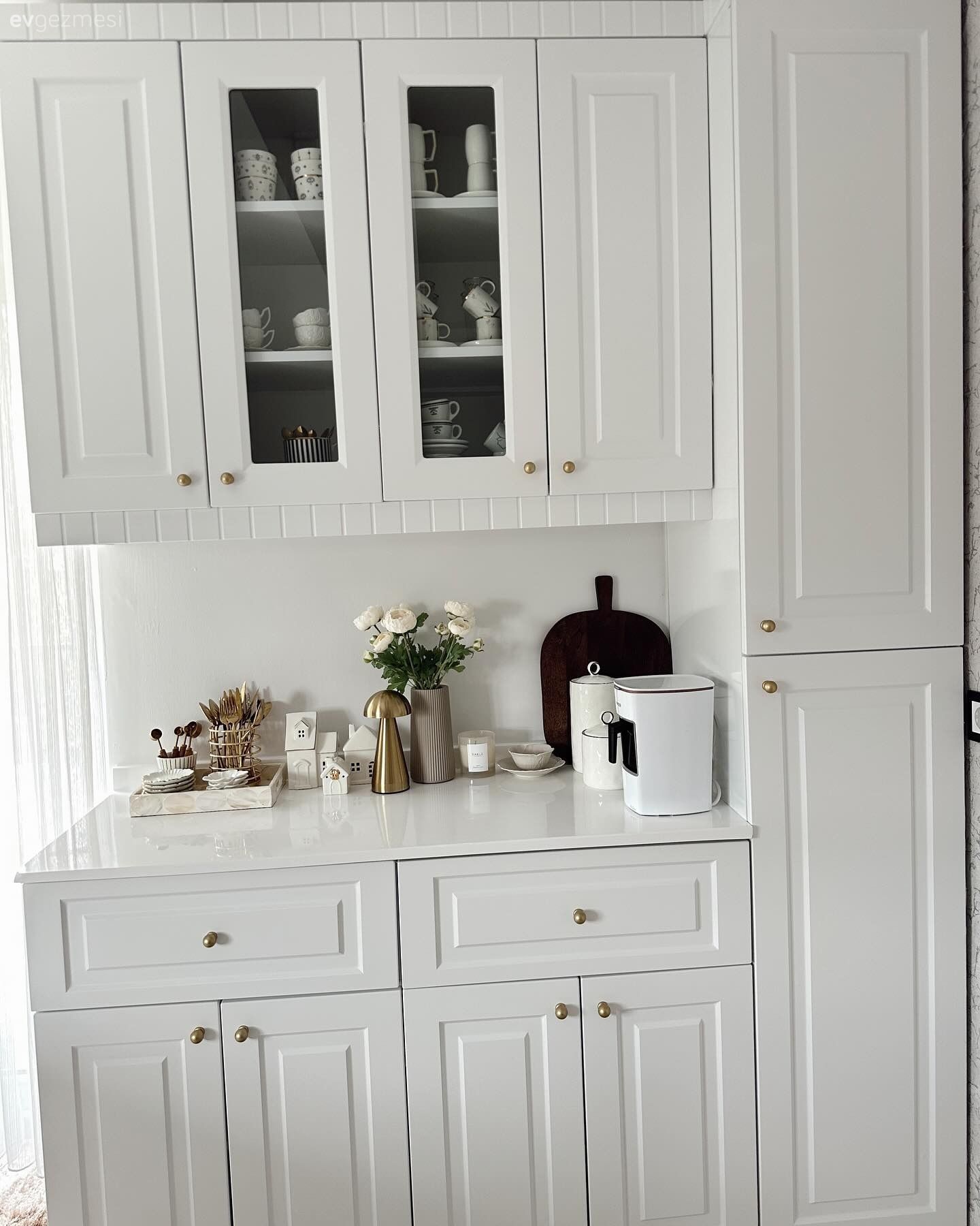 Bu Sade Evde Kahve Köşesinin Albenisi Daha Fazla